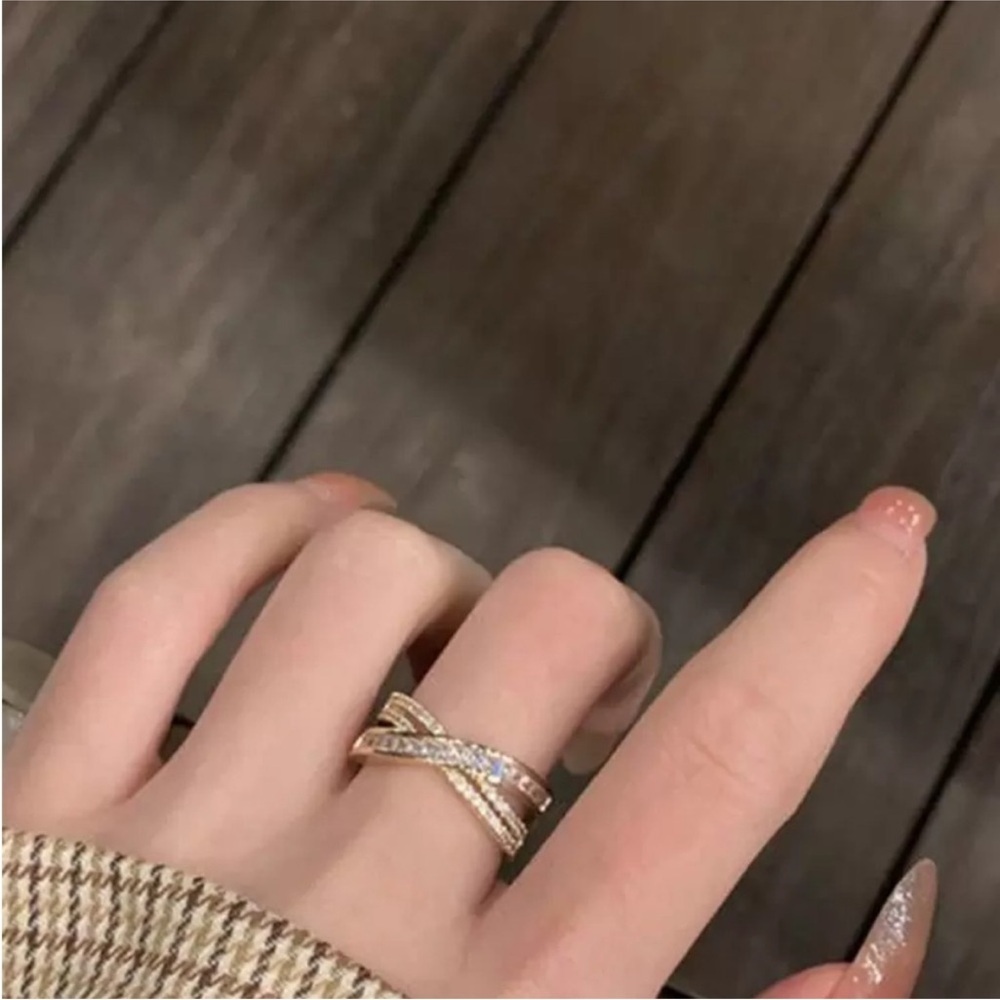Gold ring - Picture 3 of 3